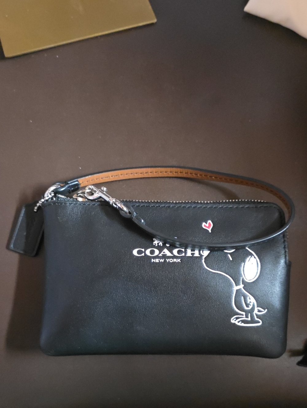 Coach Leather Kissing Snoopy Wristlet with Heart Accent & Matching Hang Tag Euc